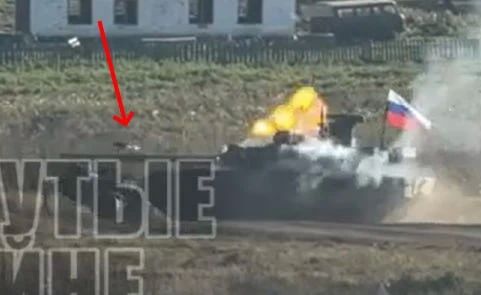 Работа КАЗ "Арена-М" на танке Т-90М по FPV-дрону в ходе учений "Центр2026" на полигоне Чебаркульский в Челябинской области Работа КАЗ "Арена-М" на танке Т-90М по FPV-дрону в ходе учений "Центр2026" на полигоне Чебаркульский в Челябинской области
