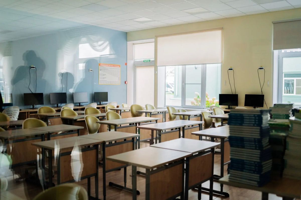 Больше 12 тысяч южноуральских учителей продолжают работать после выхода на досрочную пенсию