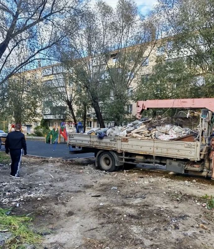 В Троицке после вмешательства прокуратуры ликвидирована свалка мусора вблизи многоквартирного дома В Троицке после вмешательства прокуратуры ликвидирована свалка мусора вблизи многоквартирного дома