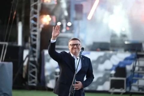Текслер поздравил южноуральских учителей с профессиональным праздником