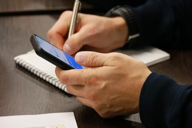 В Челябинской области начал работу чат для участников спецоперации и их семей, куда можно обратиться по вопросам медпомощи, реабилитации, установления и продления инвалидности