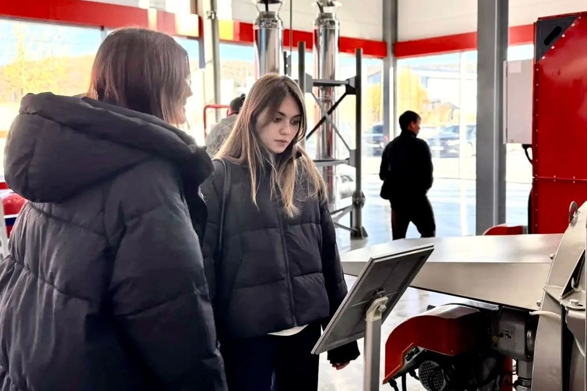 Златоуст — родной край, где есть всё для профессионального и личного роста: #молодежь74 посетила современное производство и место силы с богатой историей Златоуст — родной край, где есть всё для профессионального и личного роста: #молодежь74 посетила современное производство и место силы с богатой историей