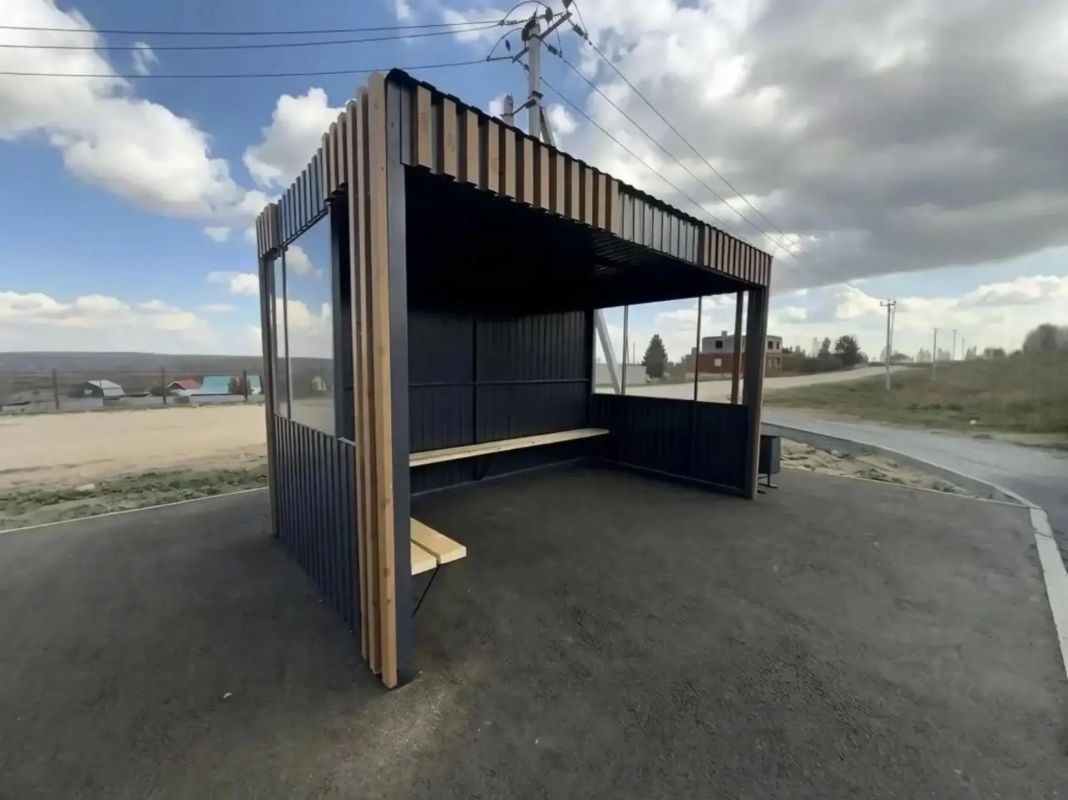 В Сосновском округе обустроили пять новых остановочных комплексов