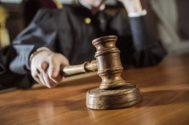 На Урале вынесли приговор таксисту, расстрелявшему пассажира