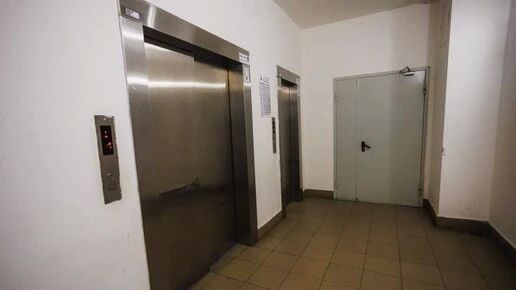 В Челябинске женщина превратила колясочную в квартиру многоэтажки