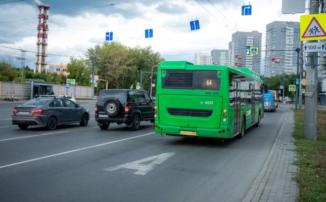 Челябинск занял пятое место в стране по обшей протяженности выделенных полос для общественного транспорта, сообщили в МУП «Служба организации движения»