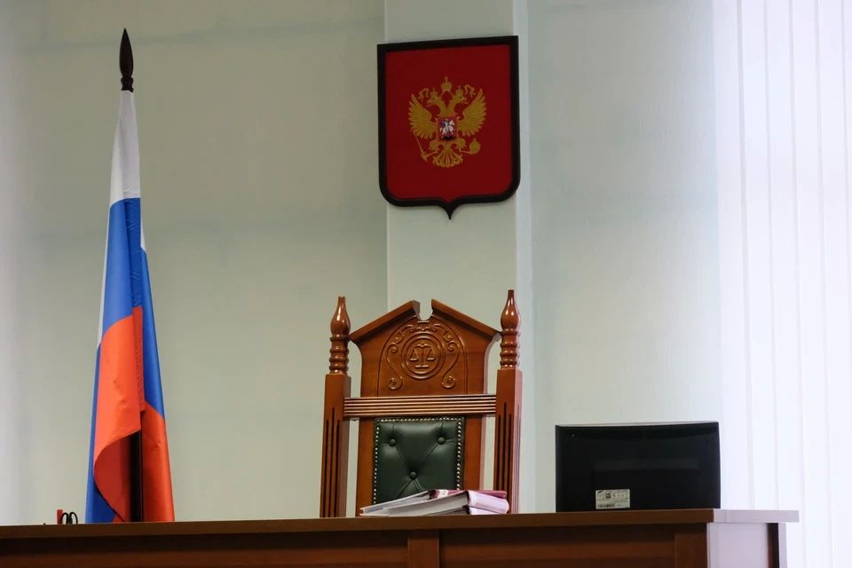 Передумал лечиться и схватился за пистолет: вынесли приговор мужчине, который не выпускал из своей квартиры сотрудников медцентра