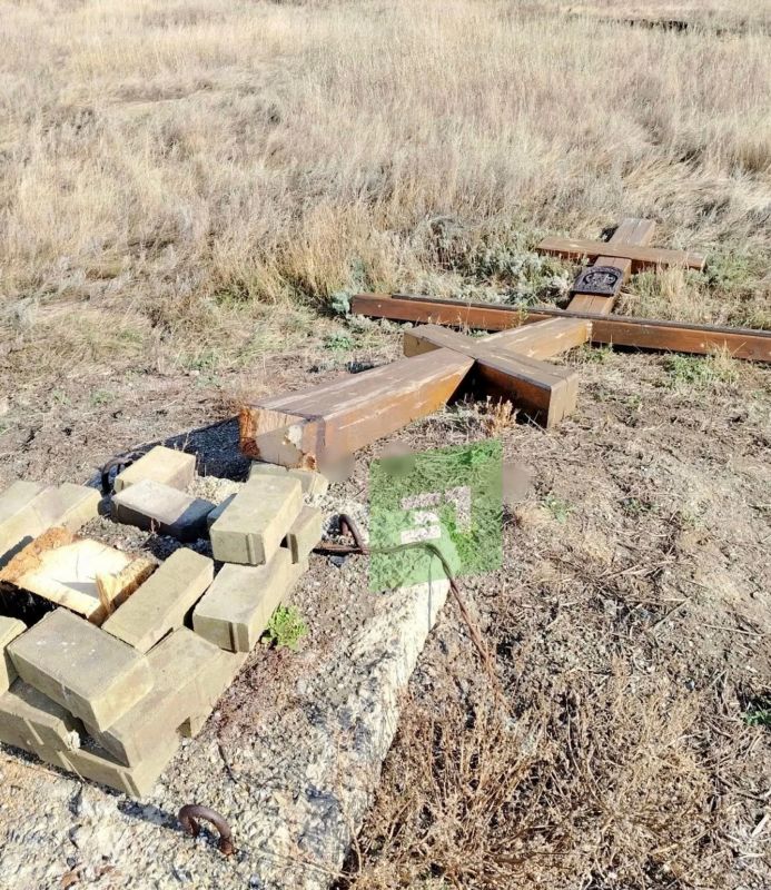 В Октябрьском округе неизвестные спилили поклонные кресты В Октябрьском округе неизвестные спилили поклонные кресты