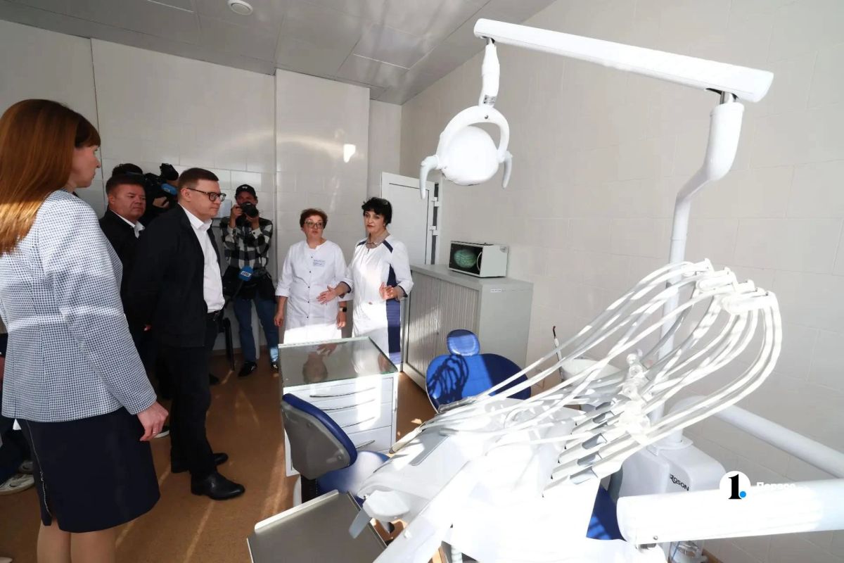 Следующей точкой поездки Алексея Текслера в Сатке стала обновленная поликлиника № 1 на улице Куйбышева Следующей точкой поездки Алексея Текслера в Сатке стала обновленная поликлиника № 1 на улице Куйбышева