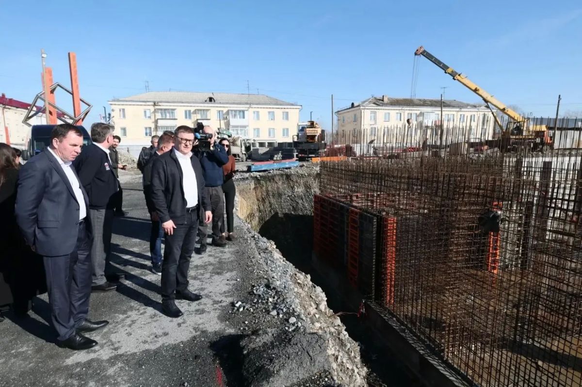 Глава региона проверил строительство детской школы искусств в Сатке Глава региона проверил строительство детской школы искусств в Сатке
