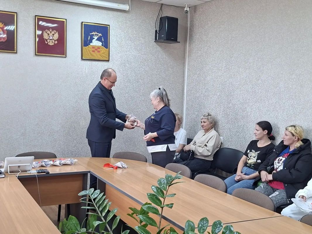 В Увельском округе 11 семей получили ключи от новых квартир В Увельском округе 11 семей получили ключи от новых квартир