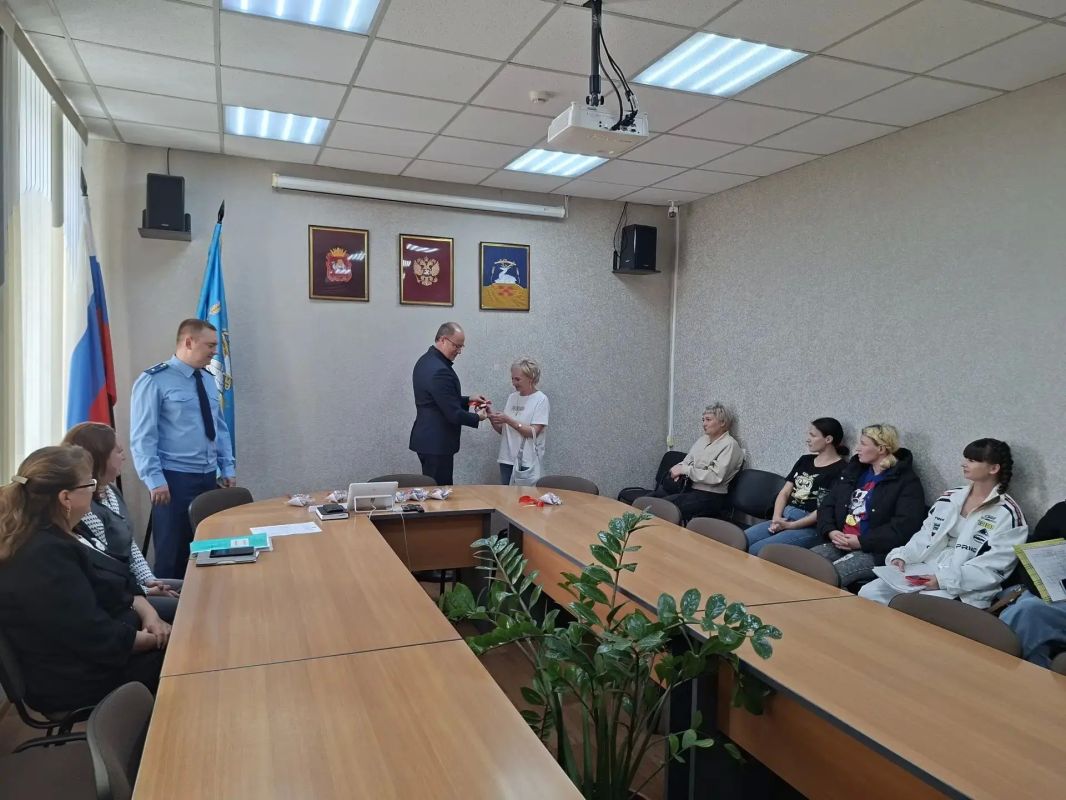 В Увельском округе 11 семей получили ключи от новых квартир В Увельском округе 11 семей получили ключи от новых квартир
