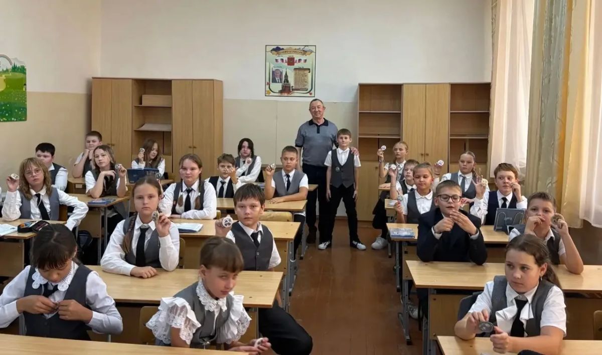Советник председателя Общественной палаты региона Игорь Белехов, председатель комиссии по патриотическому воспитанию Елена Скорнякова и заместитель председателя комиссии Игорь Михайлов организовали три мероприятия на...