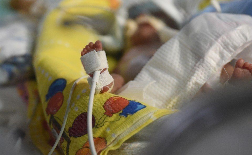 В Курганской области врачи спасли жизни женщины и только что появившегося на свет младенца