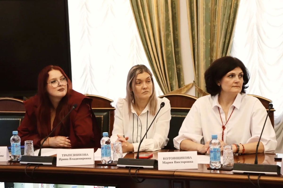 В Челябинской области подвели предварительные итоги развития добровольчества за 2026 год В Челябинской области подвели предварительные итоги развития добровольчества за 2026 год