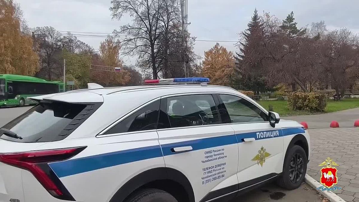 Полиция Копейска информирует жителей о мошенниках через громкоговорители