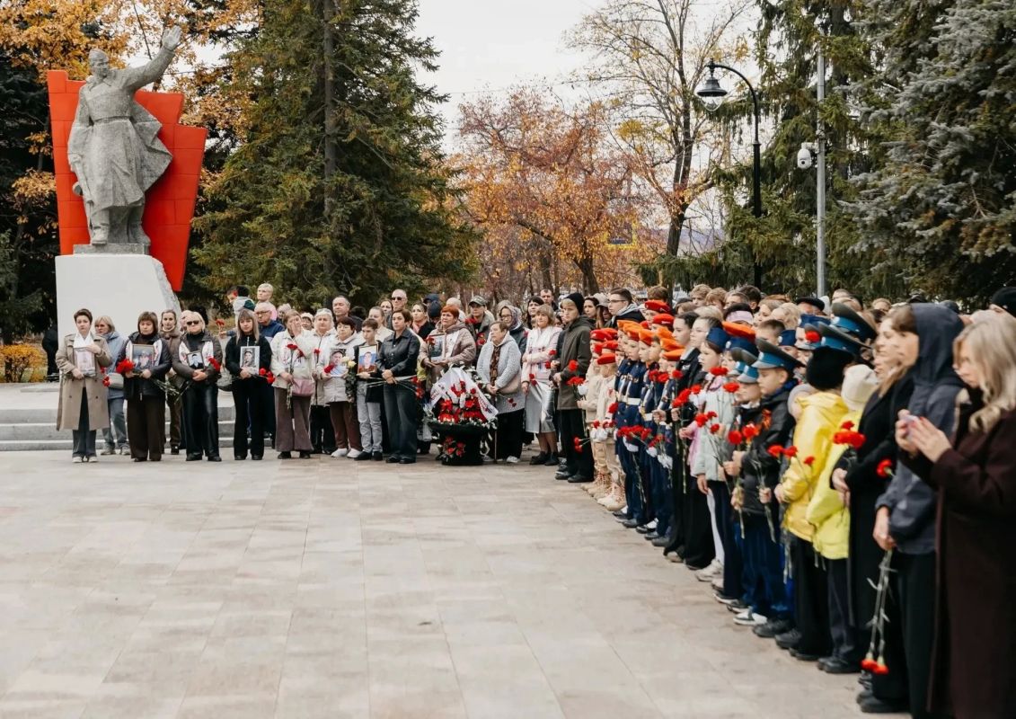 В Коркино открыли мемориал участникам специальной военной операции В Коркино открыли мемориал участникам специальной военной операции