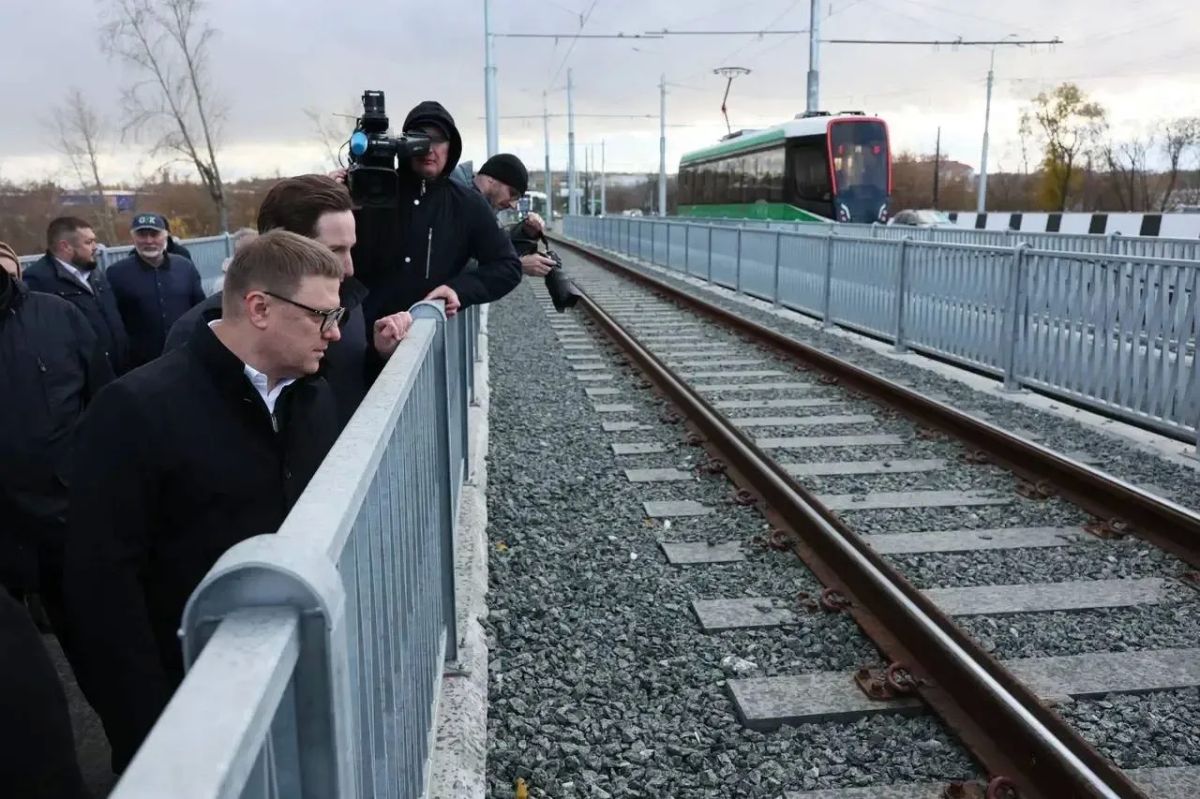 Мост на Черкасской в Челябинске открыли на девять месяцев раньше срока Мост на Черкасской в Челябинске открыли на девять месяцев раньше срока
