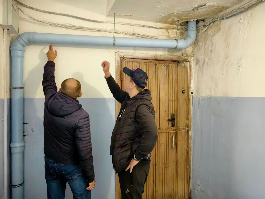 Контроль не бывает лишним. На днях мы рассказывали, что делать, если в процессе капитального ремонта произошла протечка кровли Контроль не бывает лишним. На днях мы рассказывали, что делать, если в процессе капитального ремонта произошла протечка кровли