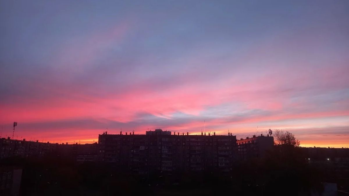 Челябинские «жаворонки» 20 октября были вознаграждены за раннее пробуждение потрясающим зрелищем Челябинские «жаворонки» 20 октября были вознаграждены за раннее пробуждение потрясающим зрелищем