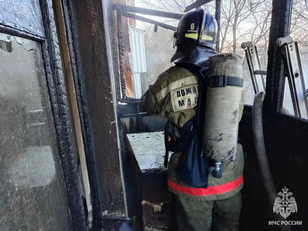 Пожар на балконе вовремя ликвидирован Пожар на балконе вовремя ликвидирован