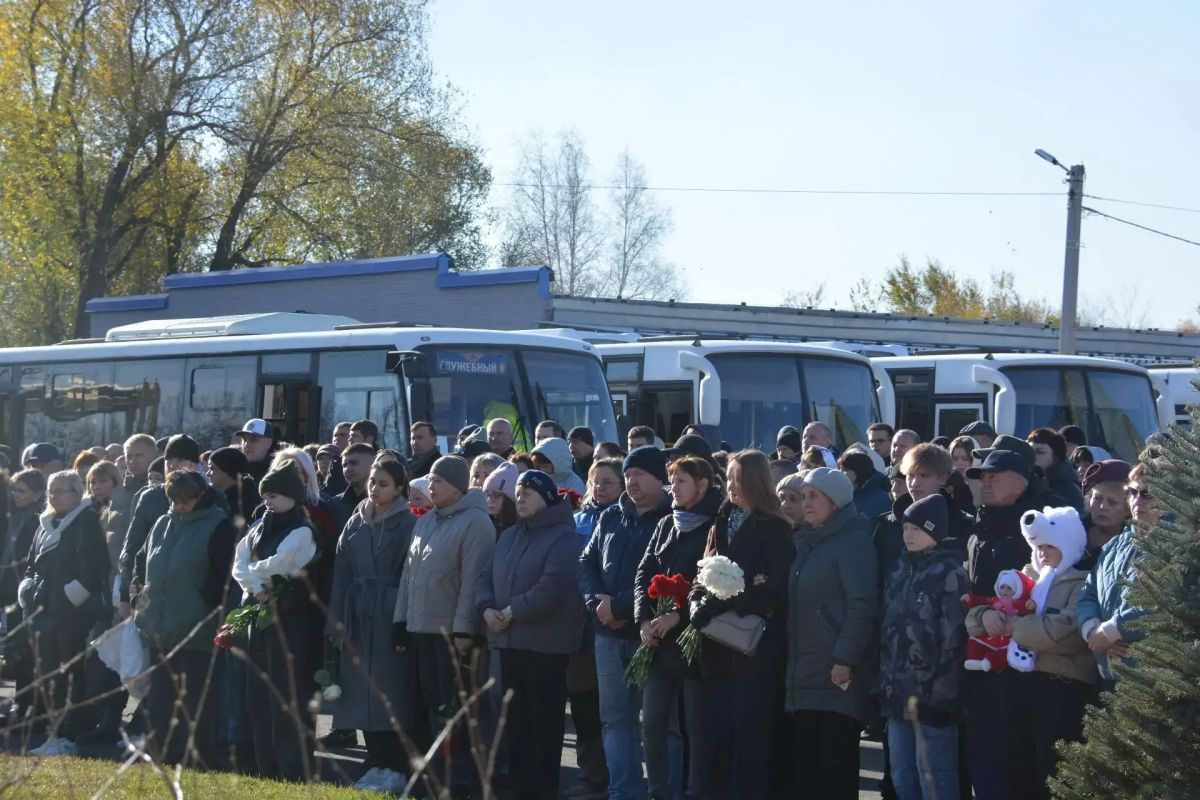 В Копейске открыли Аллею Памяти В Копейске открыли Аллею Памяти