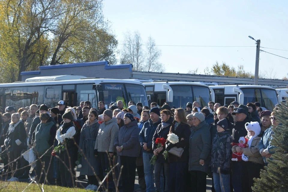 На копейском заводе «Пластмасс» появилась Аллея Памяти На копейском заводе «Пластмасс» появилась Аллея Памяти