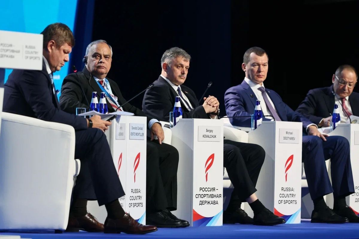 Дмитрий Чернышенко: «Более 80 млн россиян занимаются спортом» Дмитрий Чернышенко: «Более 80 млн россиян занимаются спортом»