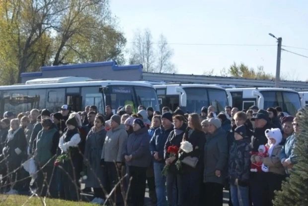 В Копейске открыли аллею памяти погибших при взрыве на заводе