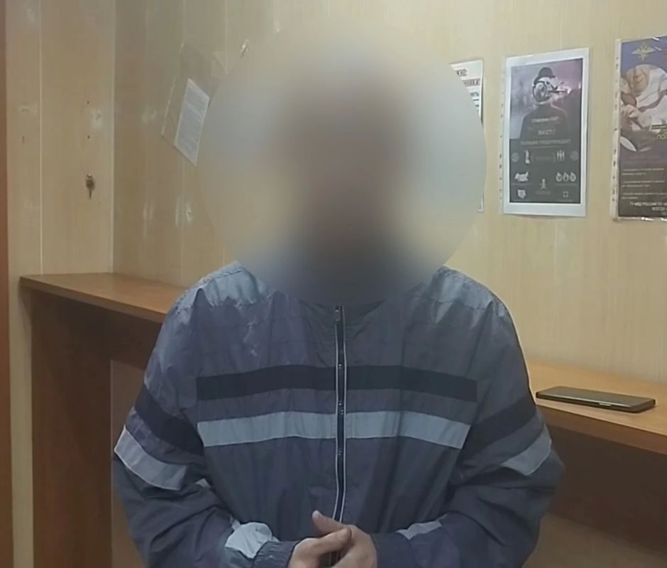 В Красноармейском районе полицейские привлекли к ответственности мужчину, передавшего алкоголь несовершеннолетним