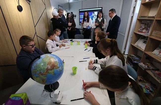 В Челябинске завершилась модернизация библиотеки имени Л. А. Преображенской. Учреждение открылось в Курчатовском районе города в 1981 году