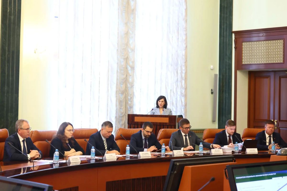 Правительство Челябинской области одобрило проект областного бюджета на ближайшие три года Правительство Челябинской области одобрило проект областного бюджета на ближайшие три года