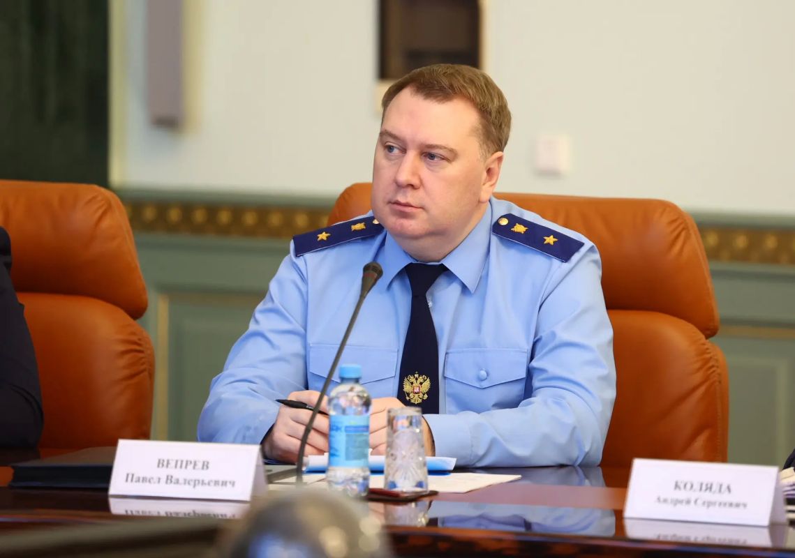 Первый заместитель прокурора области Павел Вепрев принял участие в заседании Правительства региона Первый заместитель прокурора области Павел Вепрев принял участие в заседании Правительства региона