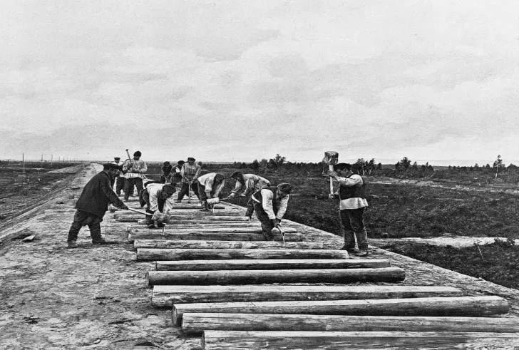 Сегодня Западно-Сибирской железной дороге исполняется 130 лет — 28 октября 1896 года она была официально введена в эксплуатацию