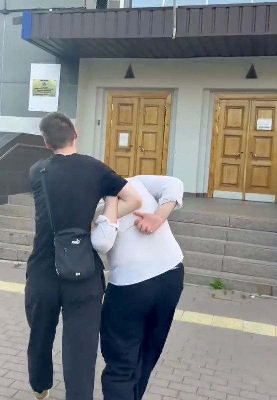 Челябинец осужден за надругательство над Государственным гербом Российской Федерации