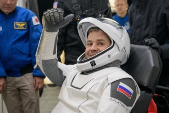 Текслер поздравил челябинского космонавта Платонова со званием Героя России