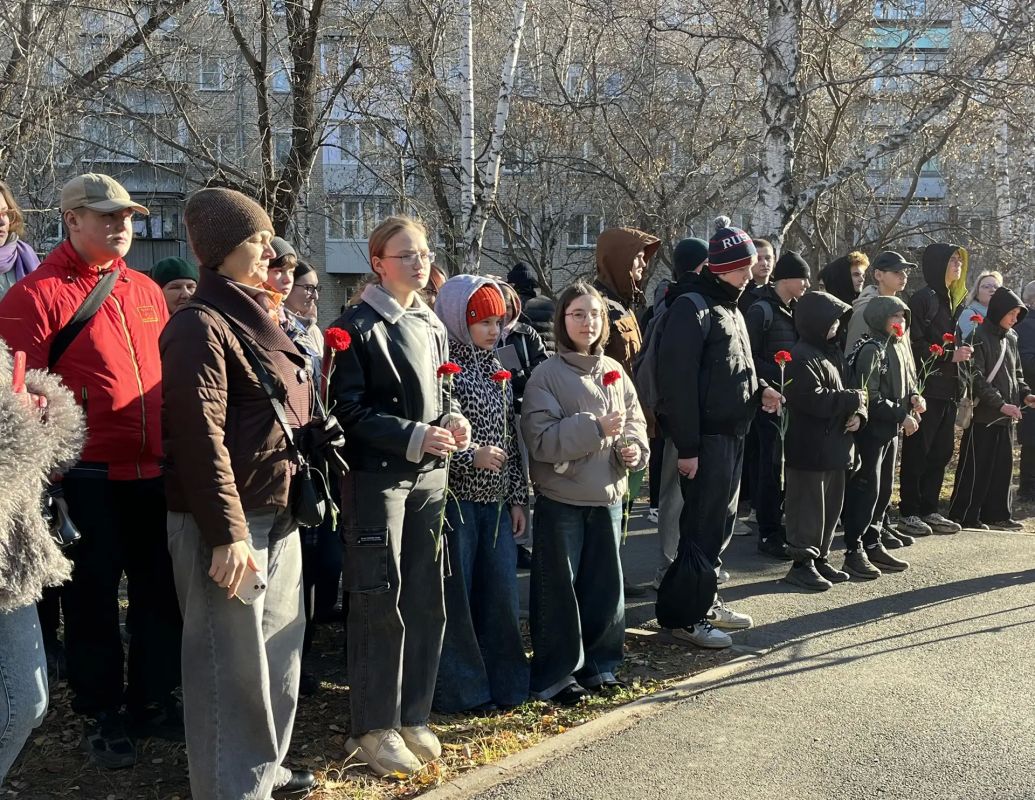 В Копейске почтили память жертв политических репрессий В Копейске почтили память жертв политических репрессий