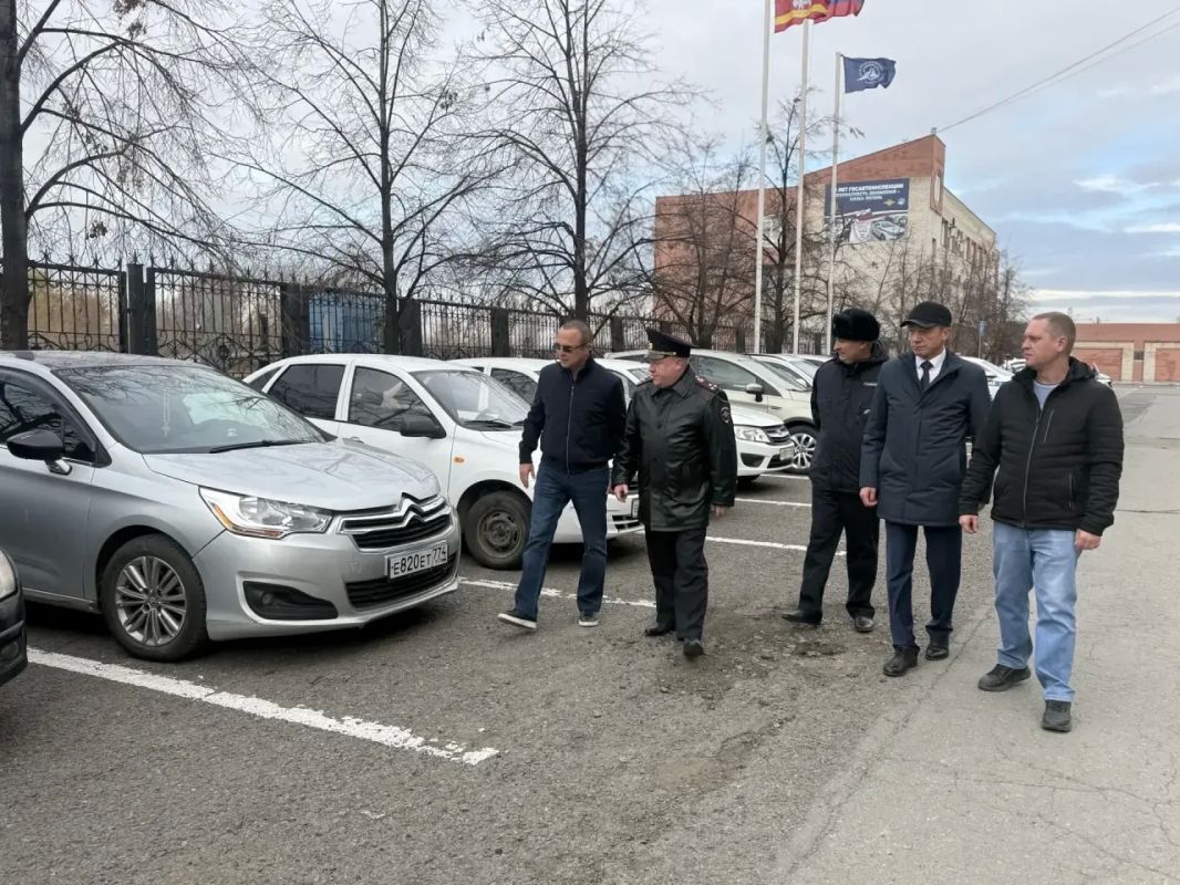 Полицейские совместно с Росимуществом передали 26 автомобилей нарушителей подразделениям для выполнения задач в зоне СВО Полицейские совместно с Росимуществом передали 26 автомобилей нарушителей подразделениям для выполнения задач в зоне СВО