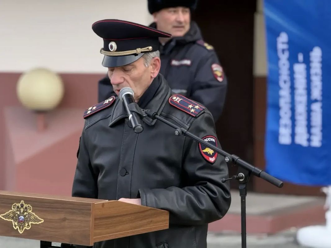 Полицейские совместно с Росимуществом передали 26 автомобилей нарушителей подразделениям для выполнения задач в зоне СВО Полицейские совместно с Росимуществом передали 26 автомобилей нарушителей подразделениям для выполнения задач в зоне СВО