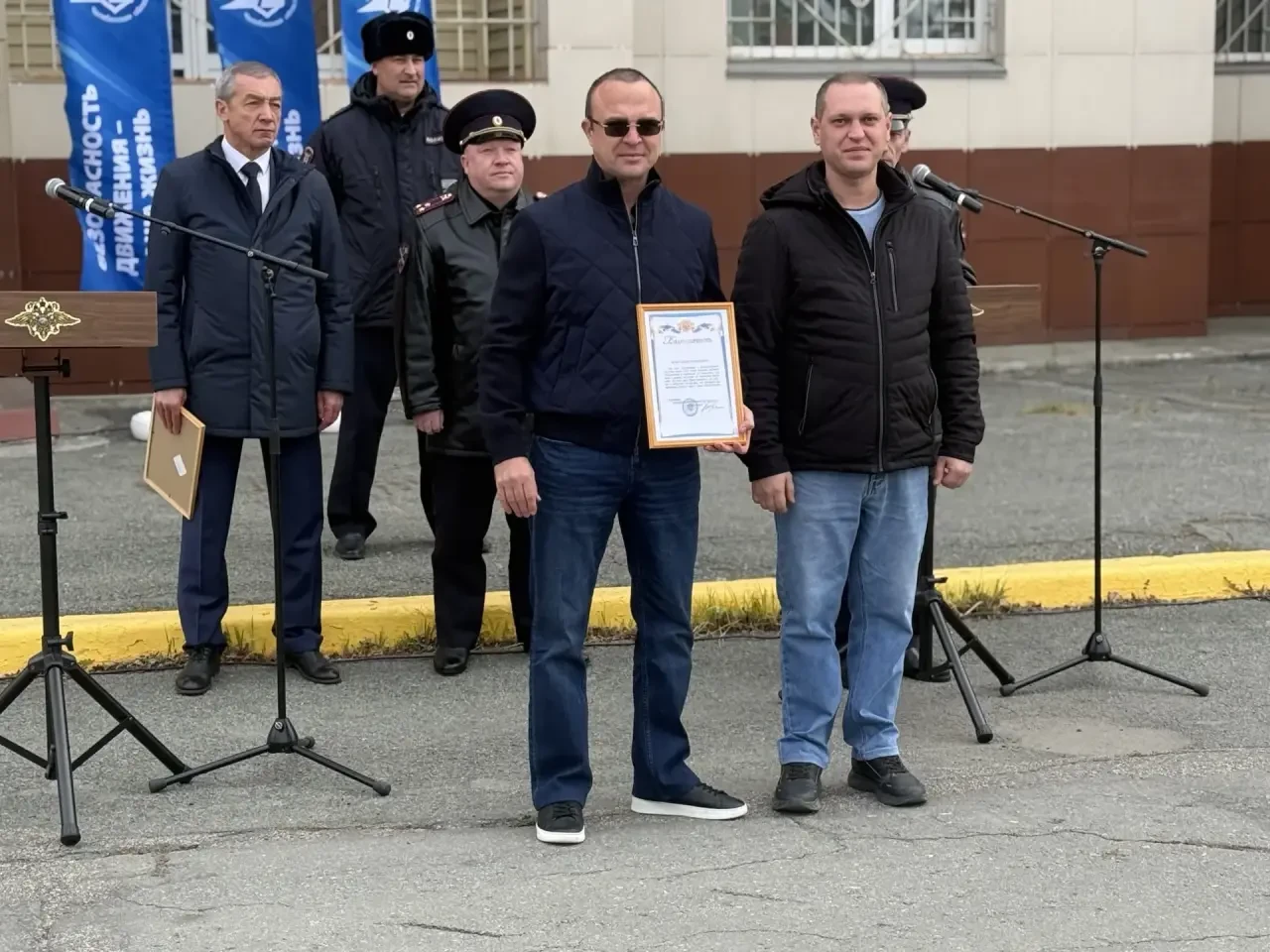 Полицейские совместно с Росимуществом передали 26 автомобилей нарушителей подразделениям для выполнения задач в зоне СВО